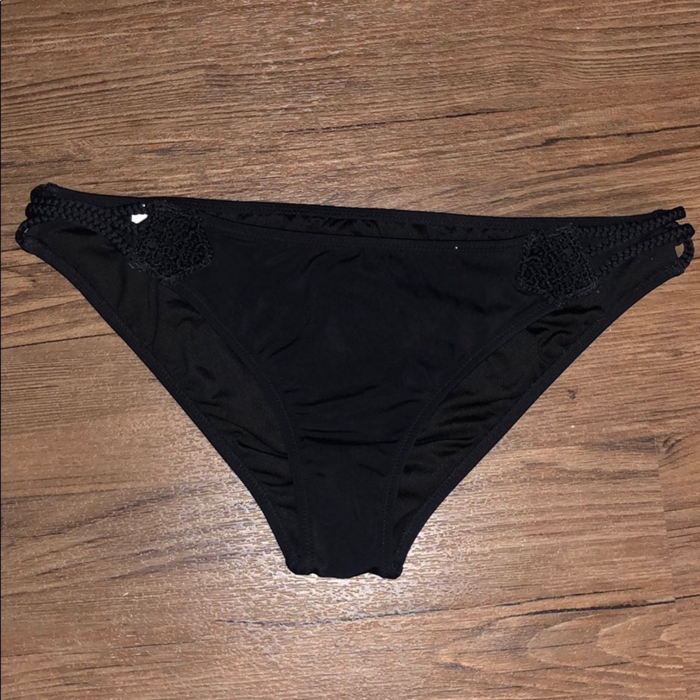 VICTORIA’S SECRET Braided Side Bikini Bottoms